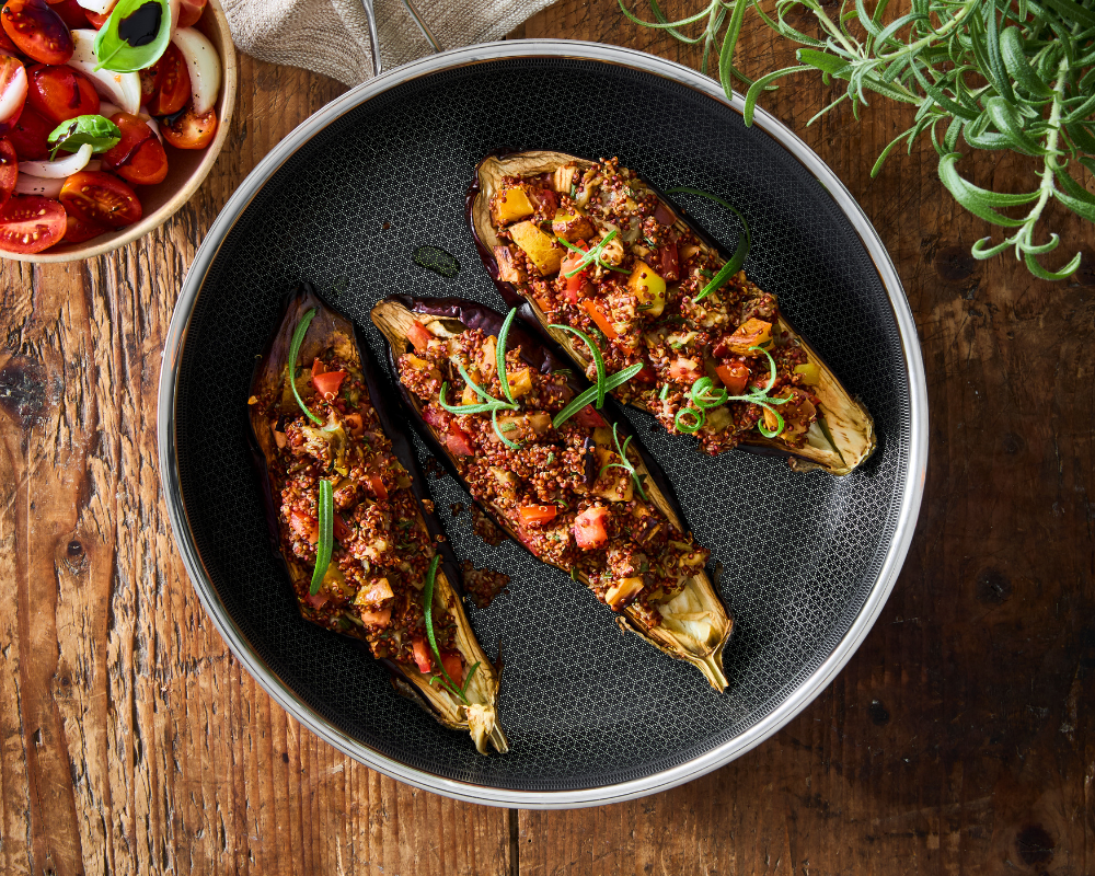 Recept voor gevulde aubergines met quinoa en tomatensalade