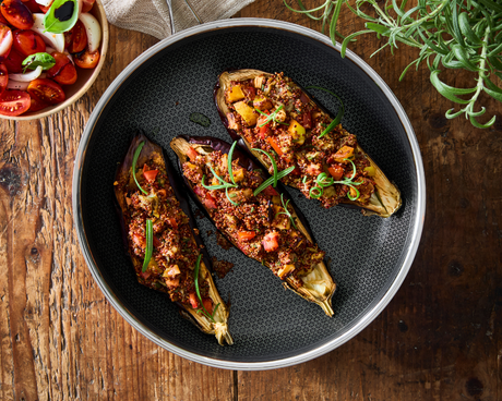Recept voor gevulde aubergines met quinoa en tomatensalade