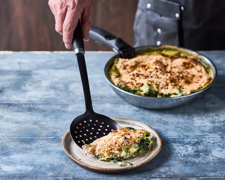 Recept voor spinazielasagne met mozzarella en pijnboompitten