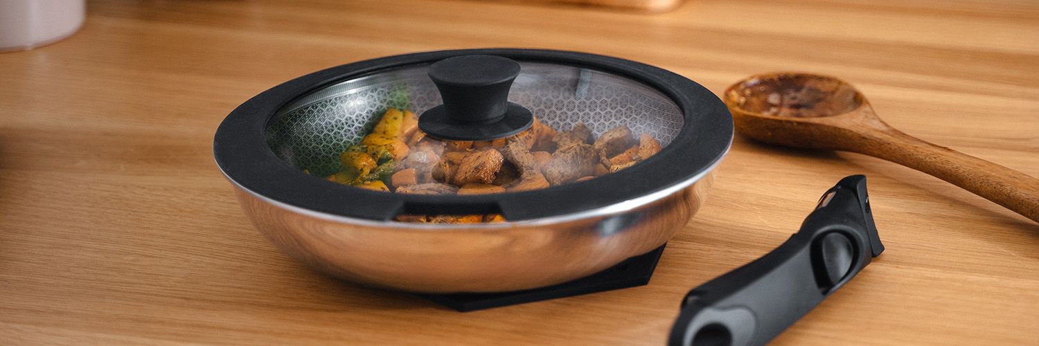 GEMENGDE KOEKENPAN MET AFNEEMBARE HANDGREEP – 2-DEELIGE SET