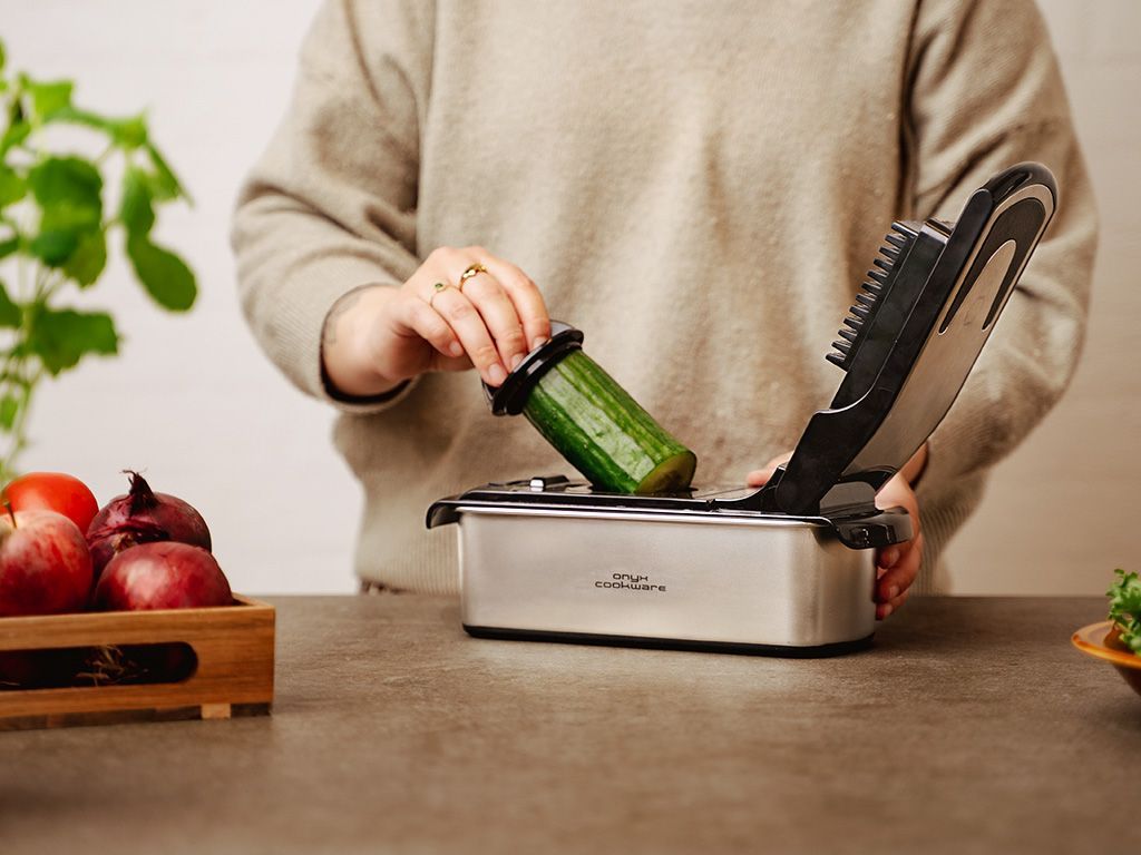 ROESTVRIJSTALEN HAKKER