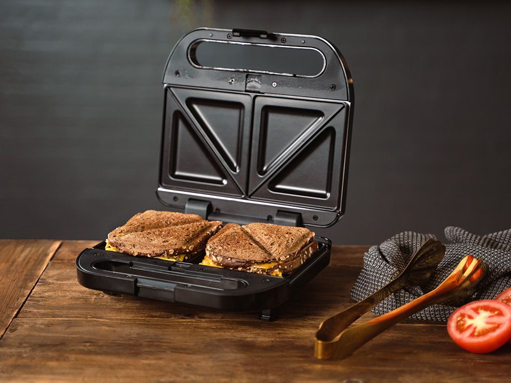 4-IN-1 SANDWICHMAKER
