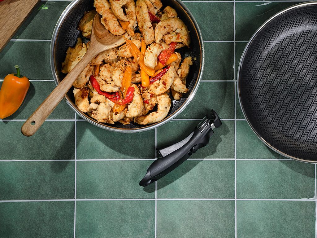 BAK PAN  MET AFNEEMBARE HANDGREEP SET 26CM