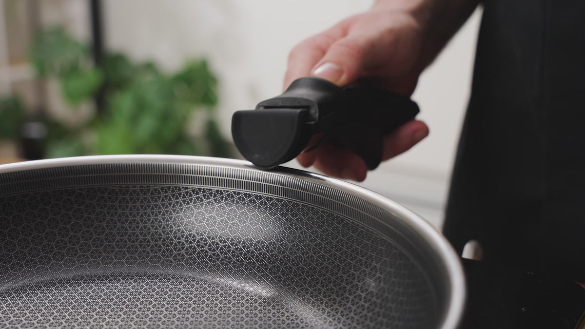 Video laden: 
Koekenpan met afneembare handgreep 24CM set